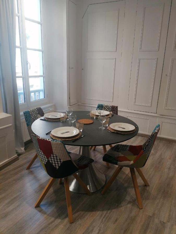 Appartement F2 Dans Le Centre Historique Le Puy-en-Velay Exteriör bild