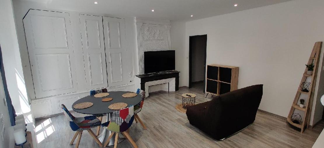 Appartement F2 Dans Le Centre Historique Le Puy-en-Velay Exteriör bild